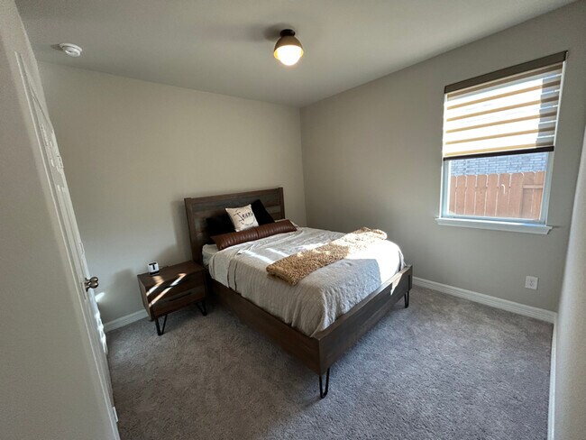 Building Photo - 2972 Golden Dust Dr