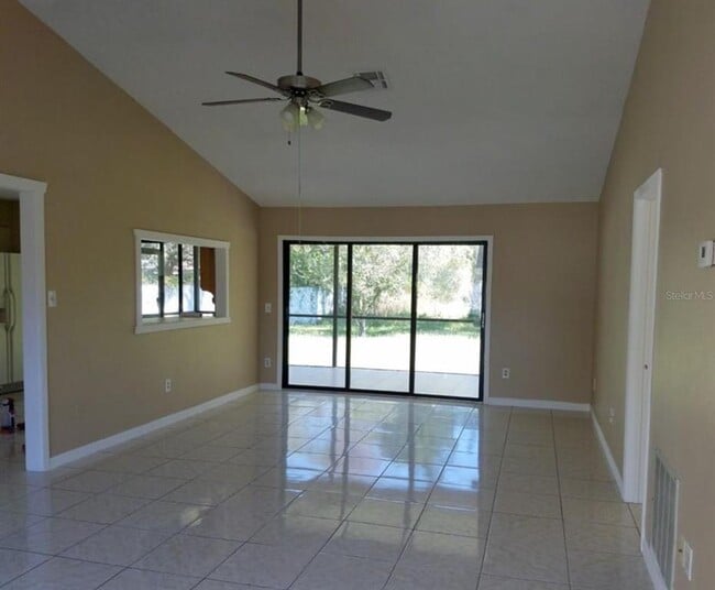 Building Photo - 3546 Acorn St