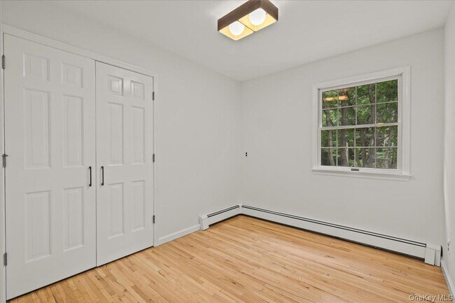 Building Photo - 520 Croton Falls Rd