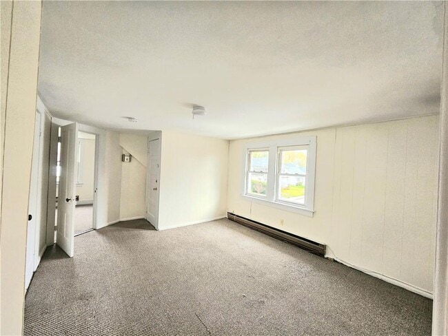 Building Photo - 13 York Ave