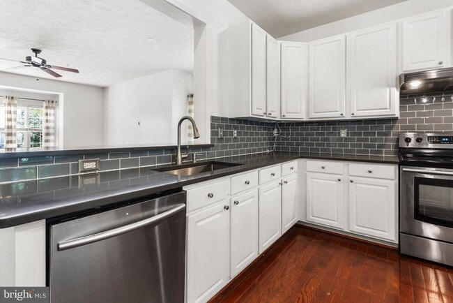 Building Photo - 8220 Silverton Ct