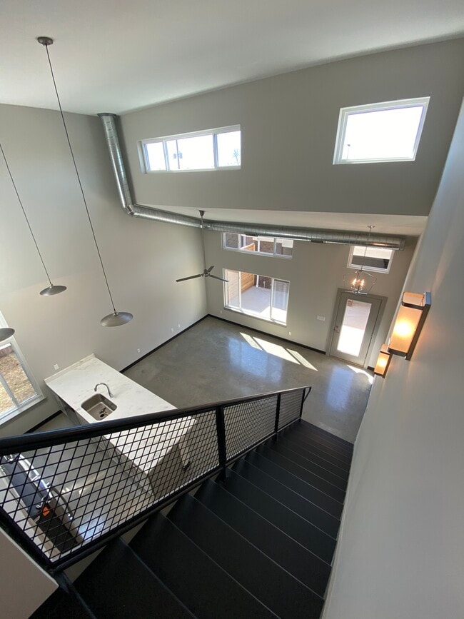 Building Photo - Lyndon Lofts Court