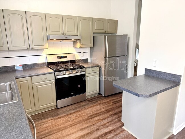 Building Photo - 3237 Brisbane Way