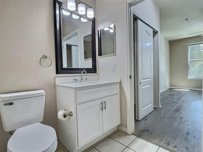 Building Photo - 1 Bedroom 1 Bathroom condo in luxury gated community