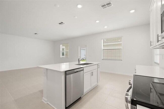 Building Photo - 6053 Meditation Dr