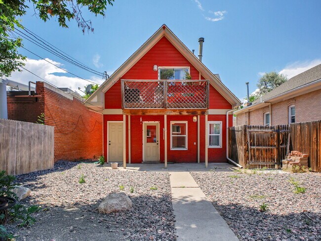 Building Photo - $1,550, 1 bed, 1 bath apartent near wash p...