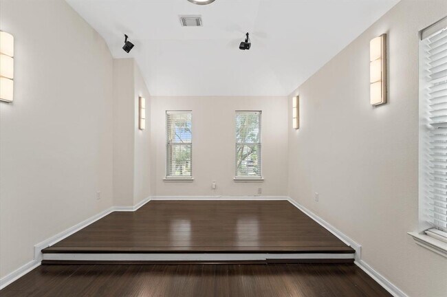 Building Photo - 21231 Rush Hollow Ct