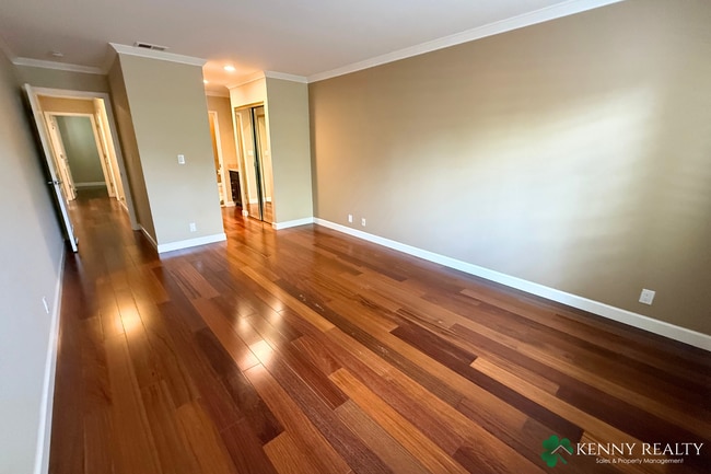 Building Photo - Modern Foster City 3 Bedroom Townhome with...