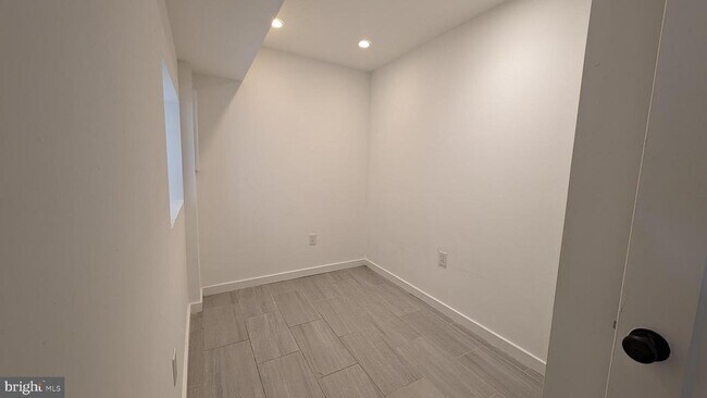 Building Photo - 2232 N Mascher St