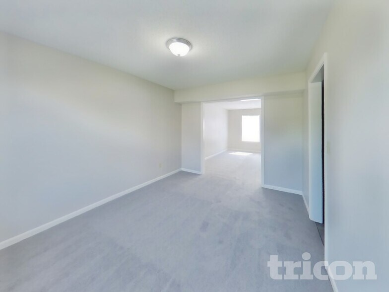 Building Photo - 4002 Caddy Way