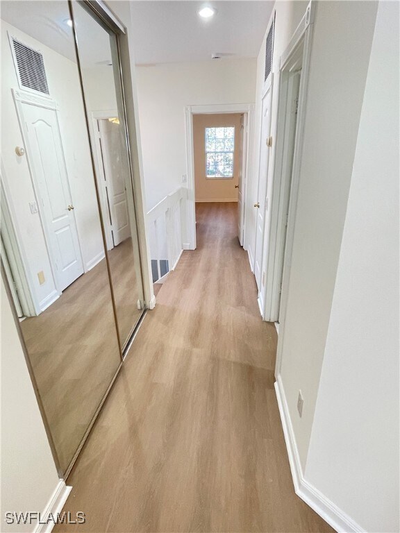 Building Photo - 5549 Cove Cir