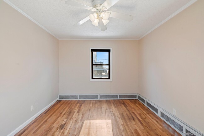 Building Photo - 65 W Broadway