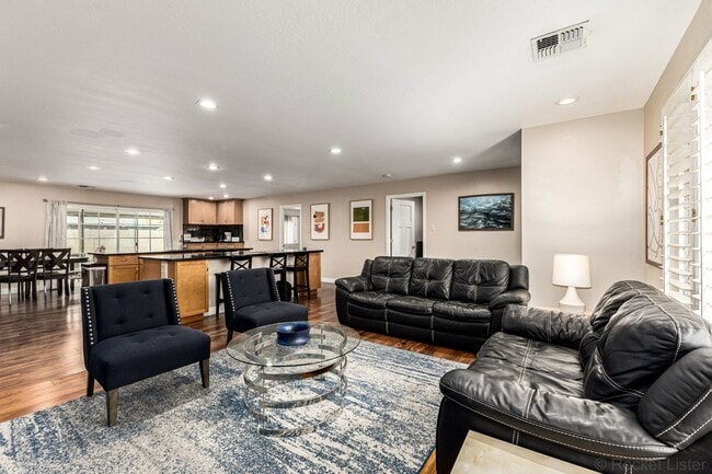 Building Photo - STUNNING 4 bed/2 bath Scottsdale Home- FURHISHED or UnFURNISHED