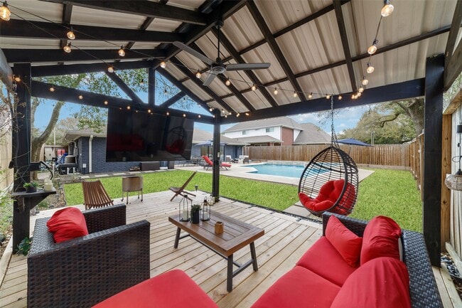 Building Photo - 10607 Chimney Rock Rd