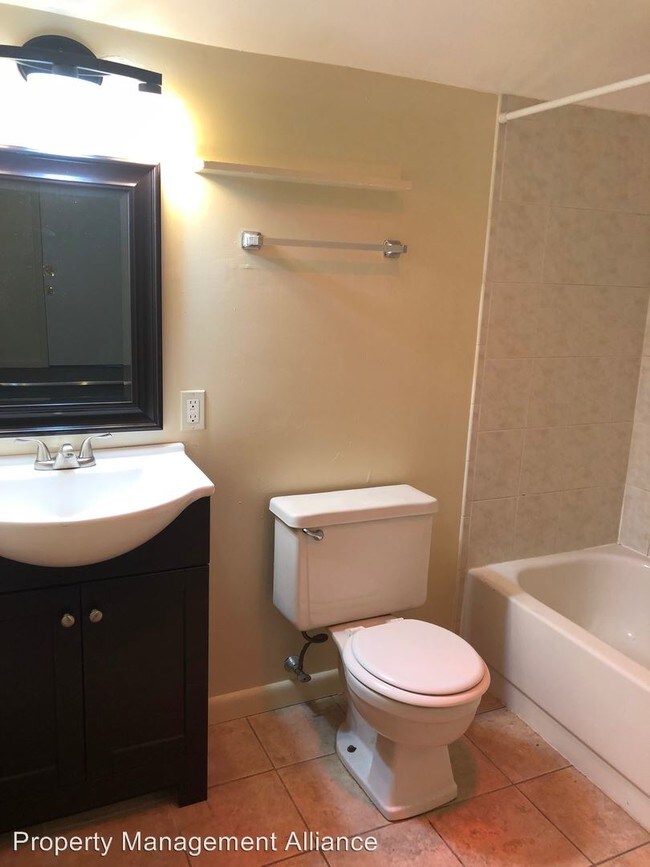 Building Photo - 3116 Court St