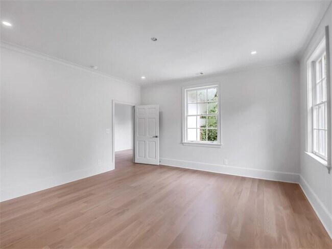 Building Photo - 3625 Tuxedo Rd NW