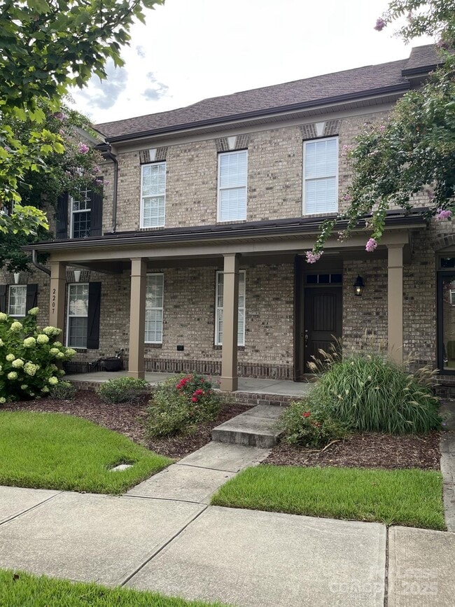 Primary Photo - 2207 Eversham Dr NW