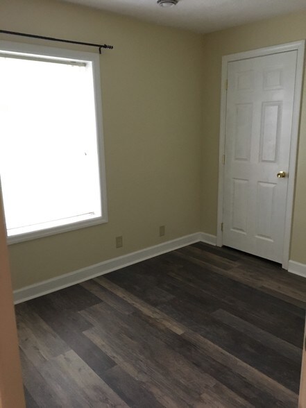 Bedroom (2) 12.5’x8’ - 217 Main St