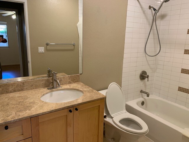 Building Photo - 3520 Lebon Dr