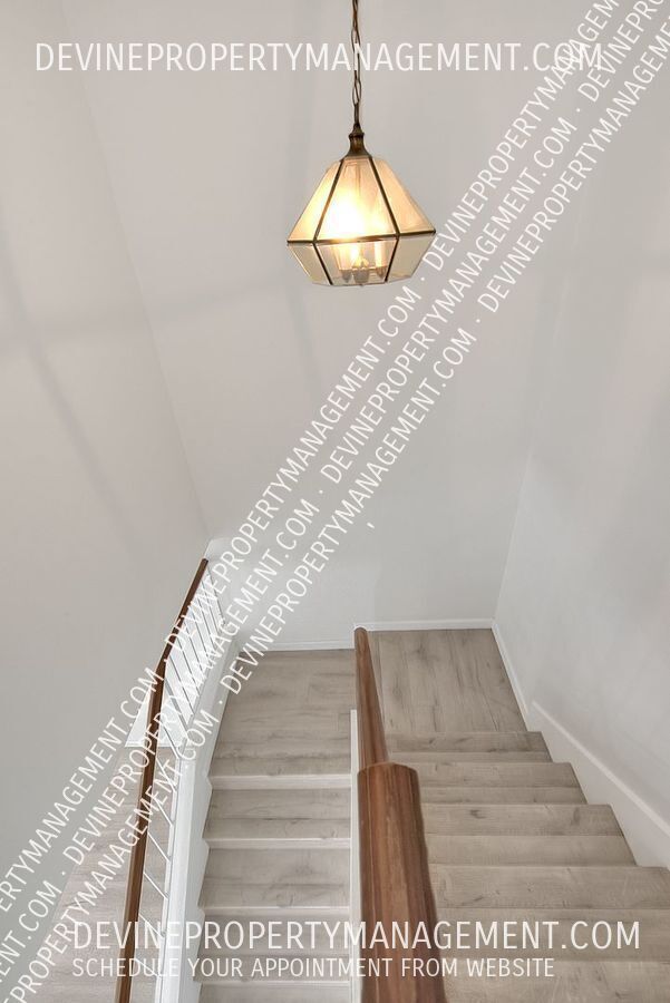 Building Photo - 902 California Privado
