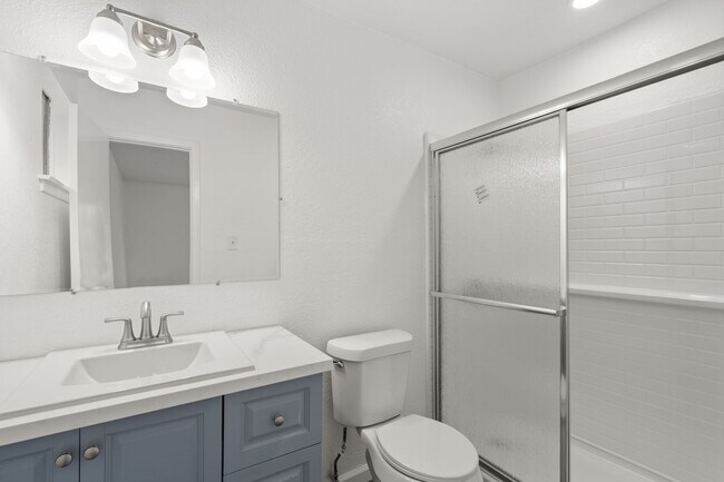 Building Photo - 16822 David Glen Dr