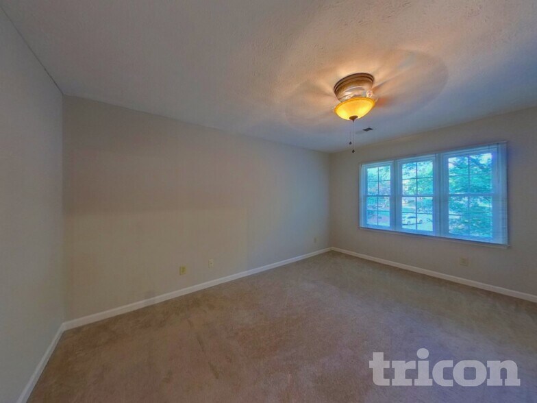 Building Photo - 107 Marks Style Rd