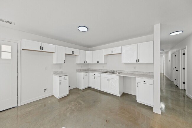 Building Photo - 931 Seattle St