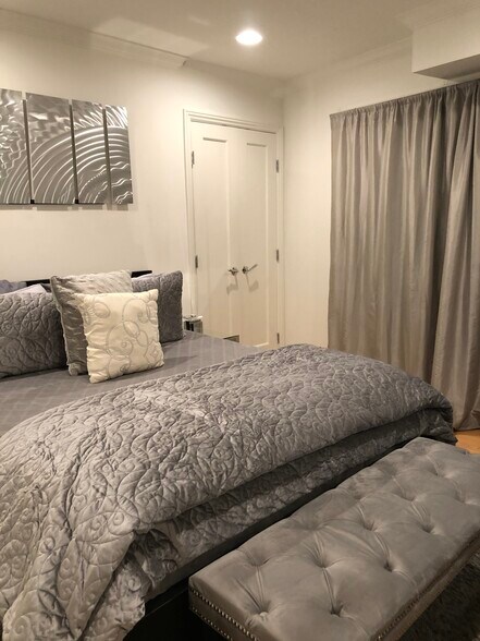 Building Photo - 3750 Market St