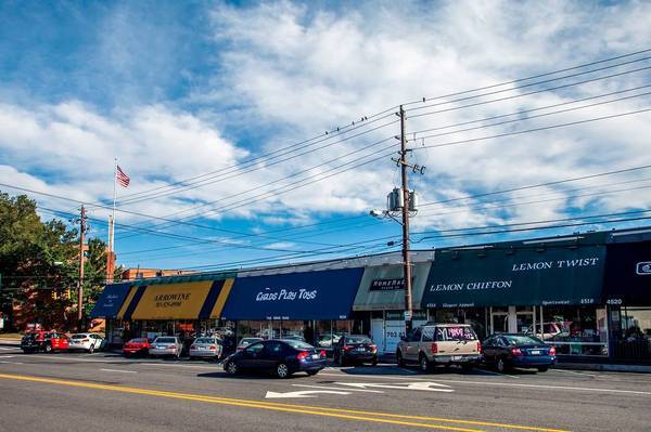 Mall - 4390 Lorcom Ln