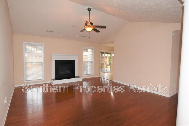 Building Photo - 89 Person Ct