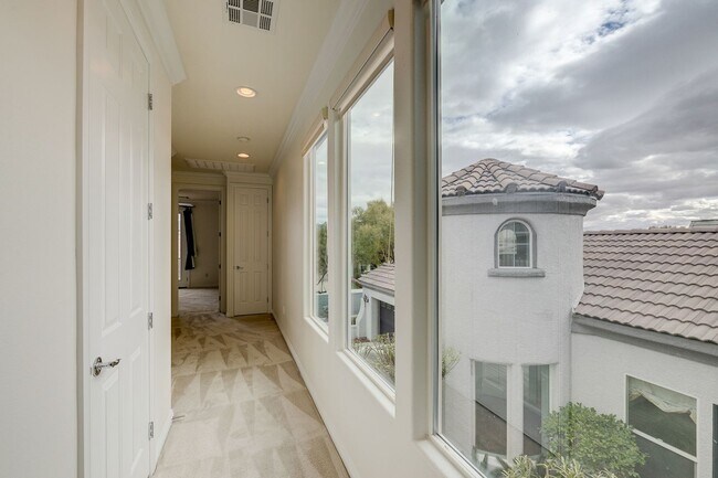 Building Photo - Beautiful 4Bd, 4Bth home in Guard Gated Community near Tivoli Village.