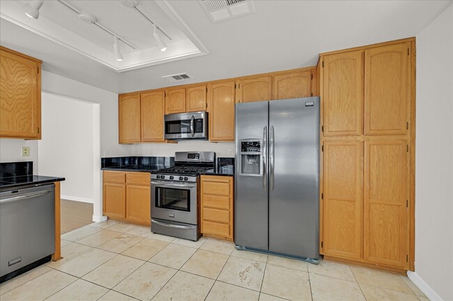 Building Photo - 313 Montcliff Ave