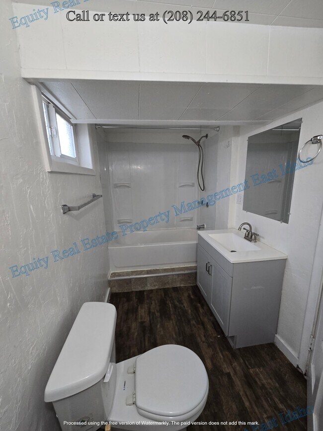 Building Photo - 555 N 13th Ave