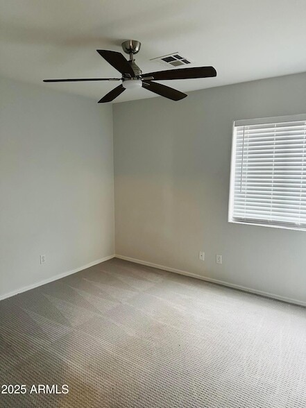 Building Photo - 9426 W Monroe St