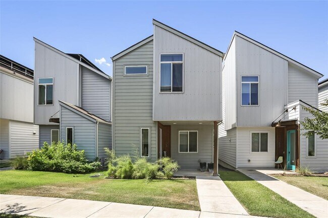 Primary Photo - 801 N Bluff Dr