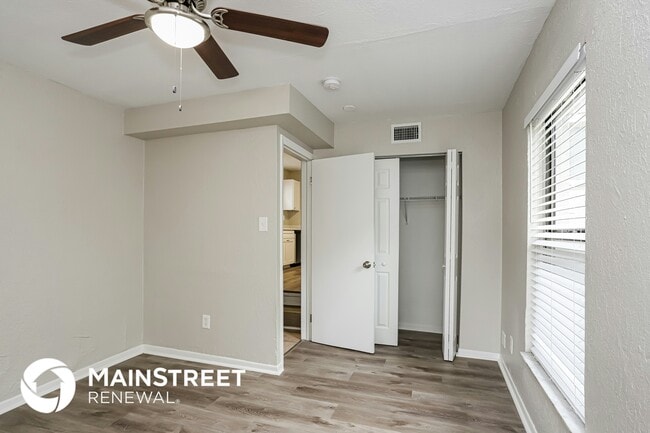 Building Photo - 1480 Park St