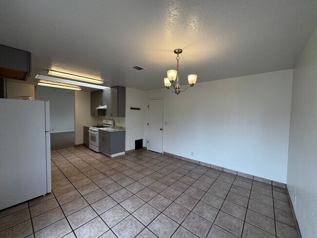 Building Photo - 3525 Tracey Ct