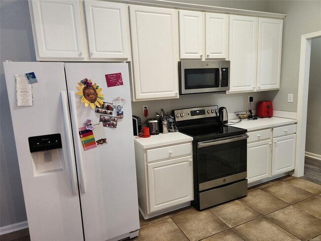 Building Photo - 9513 Greythorne Way