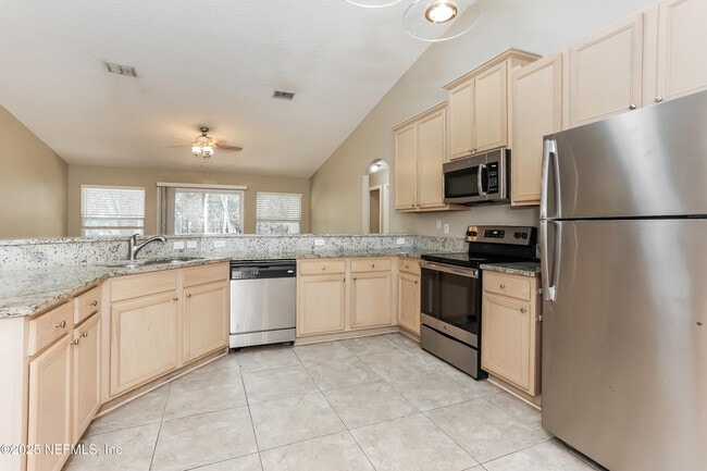 Building Photo - 10002 Lancashire Dr