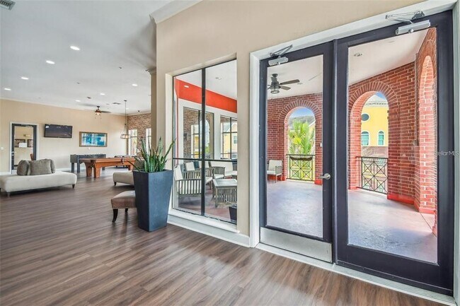 Building Photo - 1810 E Palm Ave