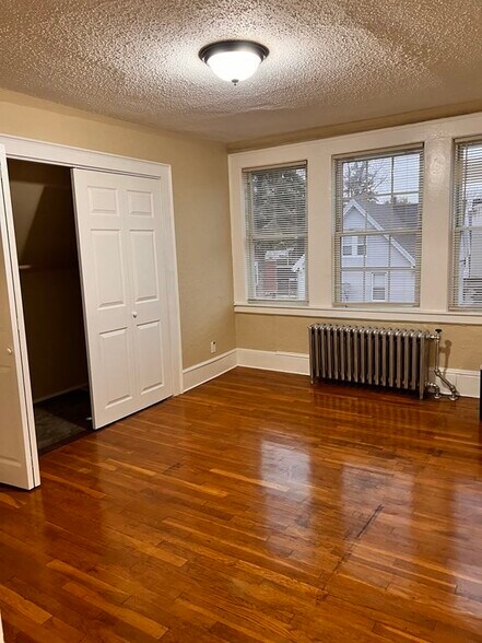 Building Photo - 30 Wenonah St