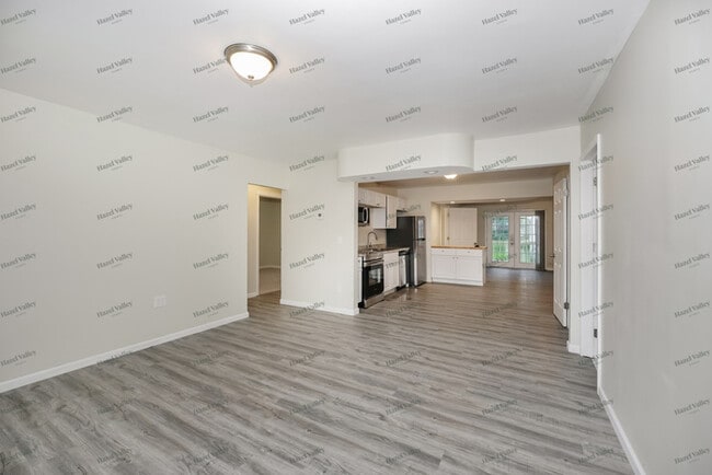 Building Photo - 2797 Stark Dr