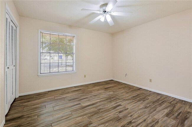Building Photo - 1200 Holleman Dr