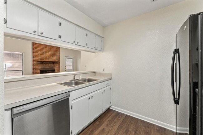 Building Photo - 2518 Howellwood Way