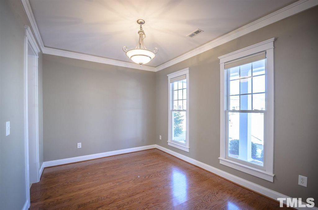 Building Photo - 202 Frontgate Dr