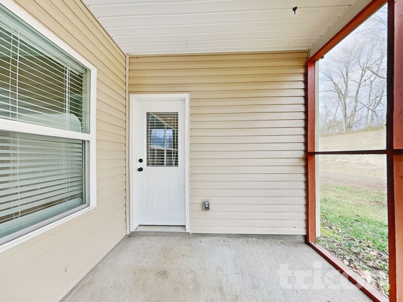 Building Photo - 616 Fredericksburg Dr