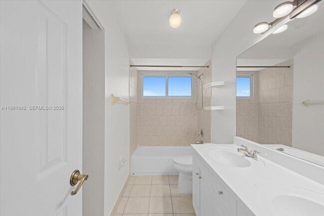 Building Photo - 2560 Bass Way