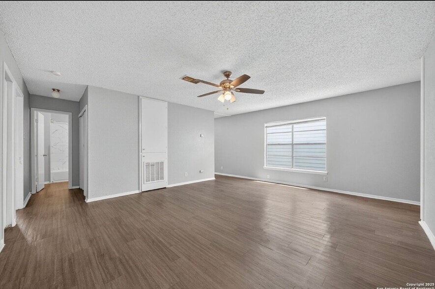 Building Photo - 4883 Aspen Wood Dr,