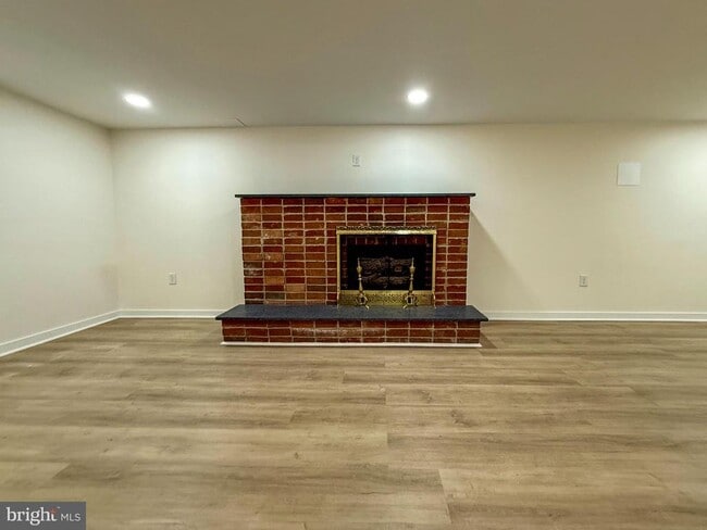 Building Photo - 504 Crisfield Rd