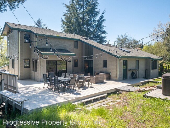 Building Photo - 4 br, 2.5 bath House - 5561 Yerba Buena Road